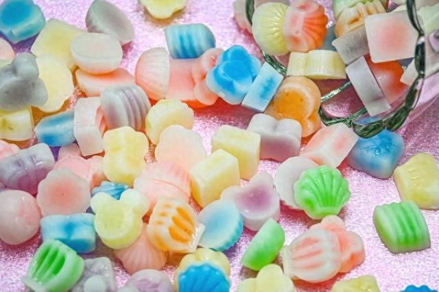 吃“蜡瓶糖” 部分产品检测发现含致癌风险物米乐体育M6直播平台多家权威机构提醒不