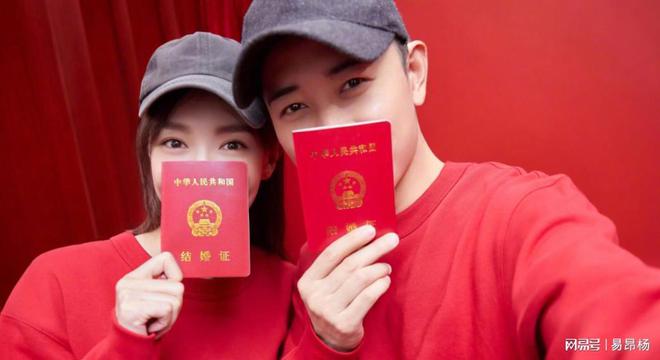 中相遇39岁才当爸爸结婚六年宠妻如宝米乐m6网站演员罗晋：和妻子在拍戏(图3)