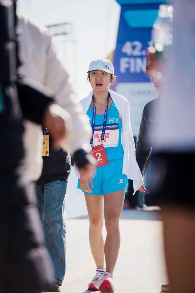 小美女徐冰洁就是人来疯唯一打开230的00后(图7)