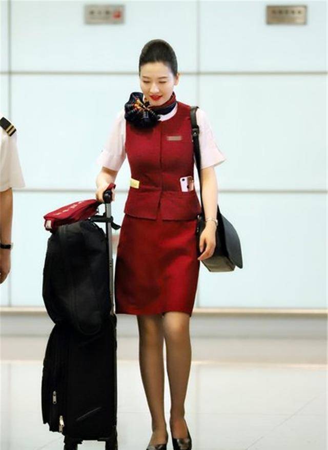 臂148人命悬一线机长机智应对空中惊魂：飞机窗外出现人的手(图10)