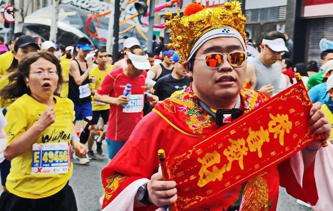 被劝退跑步的意义是什么？马拉松越来越贵平民跑者(图5)