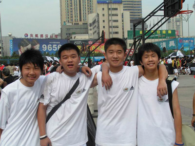 栏--街球挑战赛武汉赛区小记者专