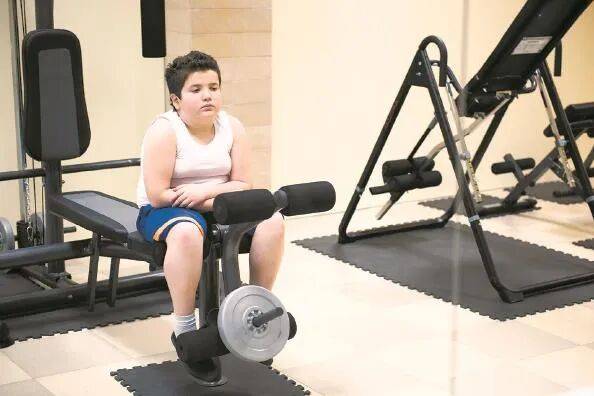 让青少年拥抱健康生活方式体育教育多国采取